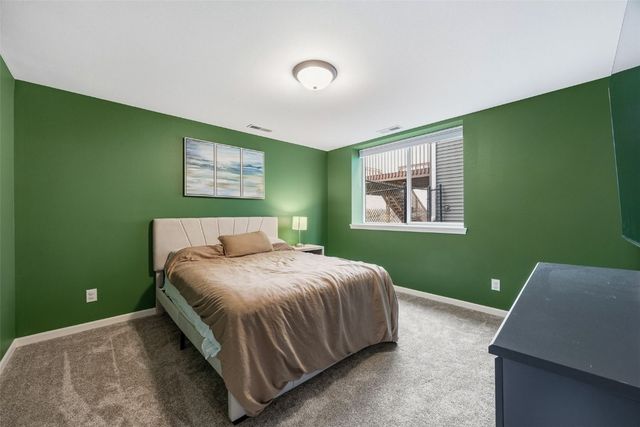 1935 Bowstring Dr, Marion, IA 52302