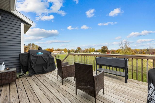 1935 Bowstring Dr, Marion, IA 52302