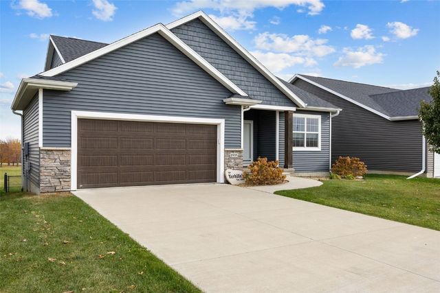 1935 Bowstring Dr, Marion, IA 52302