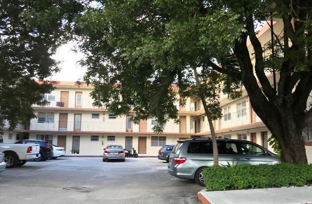 649 SW 9th Street 301, Miami, FL 33130