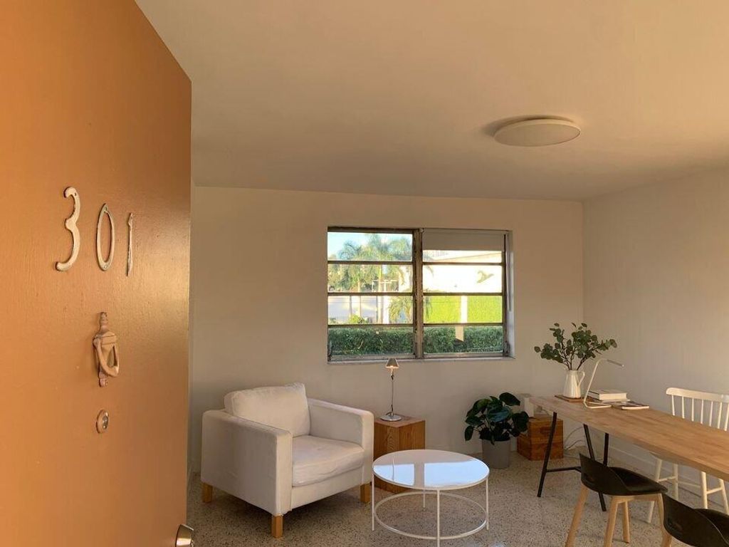 649 SW 9th Street 301, Miami, FL 33130
