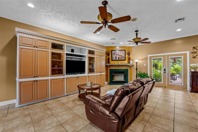 6917 Shadow Lane, Lake Charles, LA 70605
