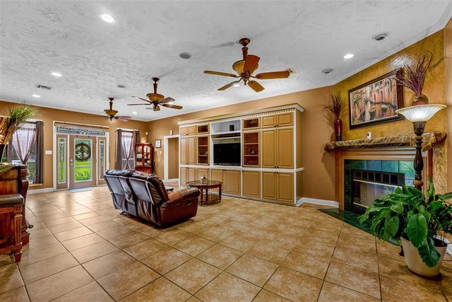 6917 Shadow Lane, Lake Charles, LA 70605