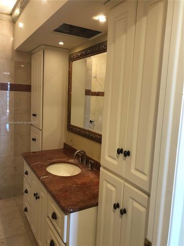 5005 Collins Ave 1202, Miami Beach, FL 33140