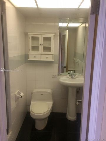 5005 Collins Ave 1202, Miami Beach, FL 33140