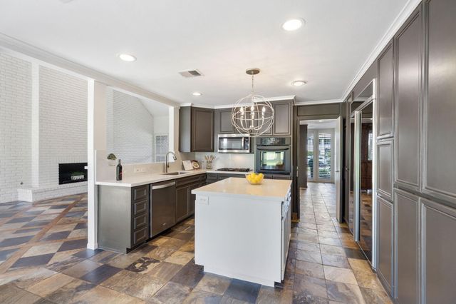 6003 Bermuda Dunes Drive, Houston, TX 77069
