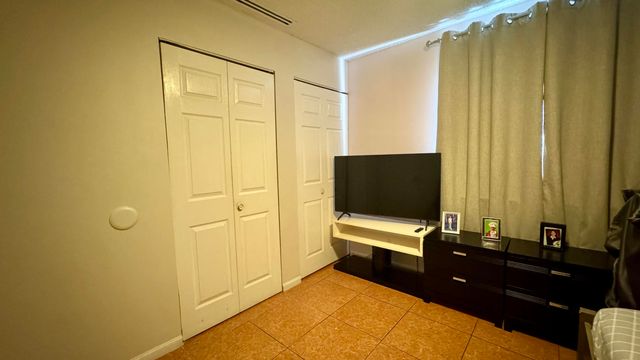 6086 Forest Hill Boulevard 208, West Palm Beach, FL 33415