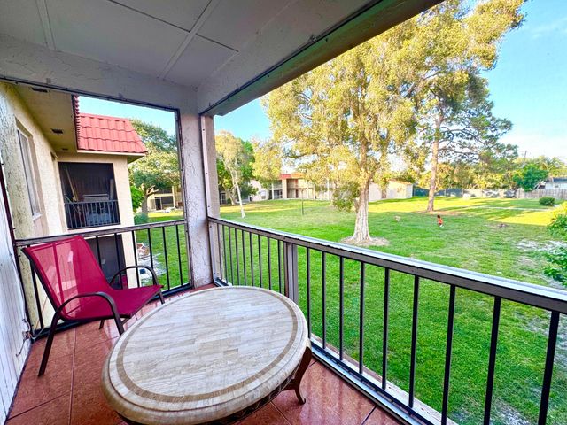 6086 Forest Hill Boulevard 208, West Palm Beach, FL 33415