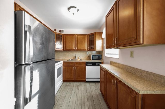 380 Sheffield P, West Palm Beach, FL 33417