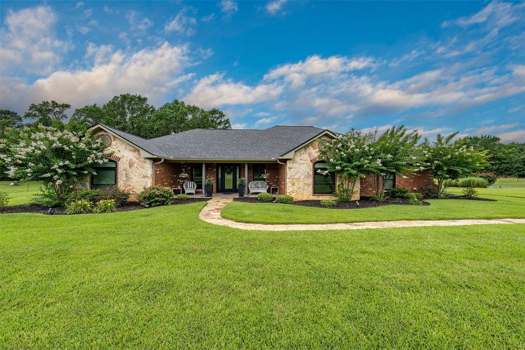 377 Utzman Road, Kilgore, TX 75662