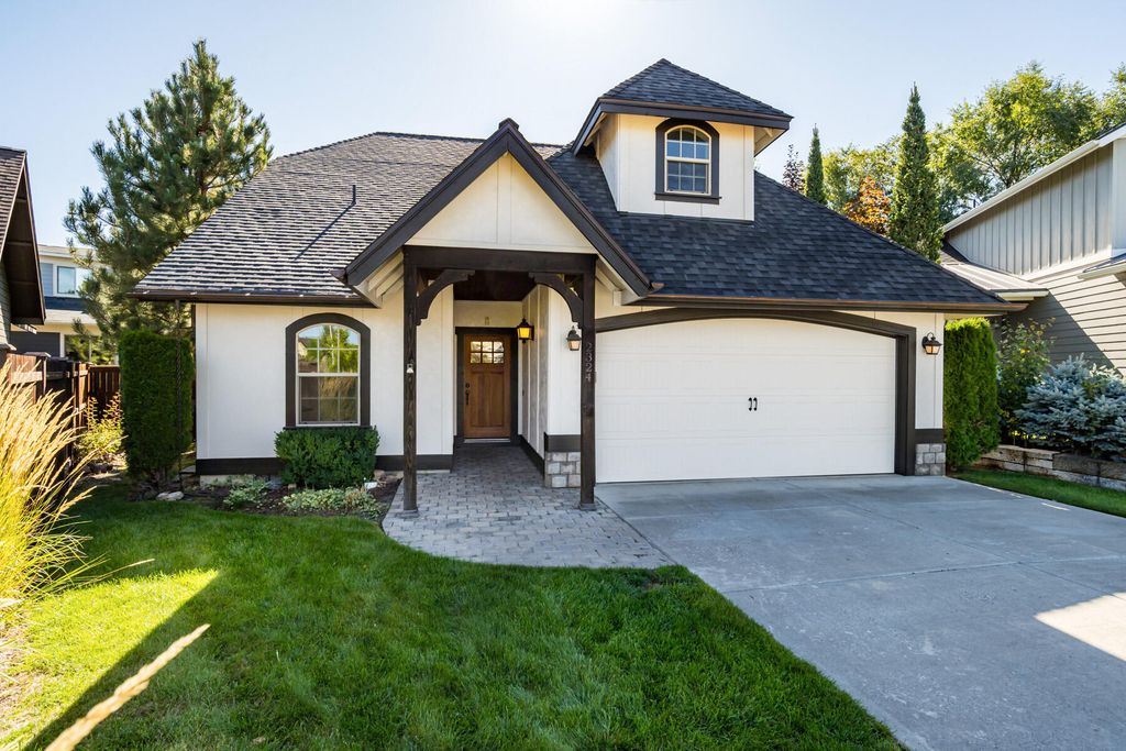 2324 NE Halston Court, Bend, OR 97701