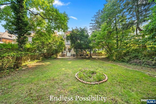 332 Harold Avenue, Leonia, NJ 07605