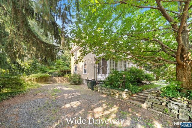 332 Harold Avenue, Leonia, NJ 07605