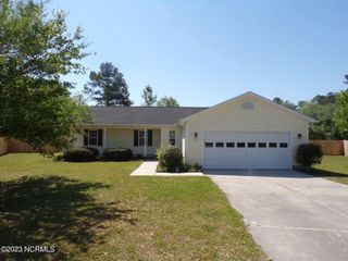205 Angie Court, Richlands, NC 28574