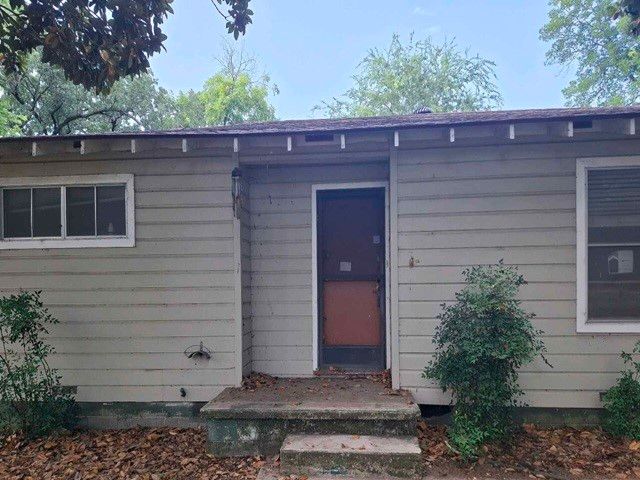 1100 Poe Street, Azle, TX 76020