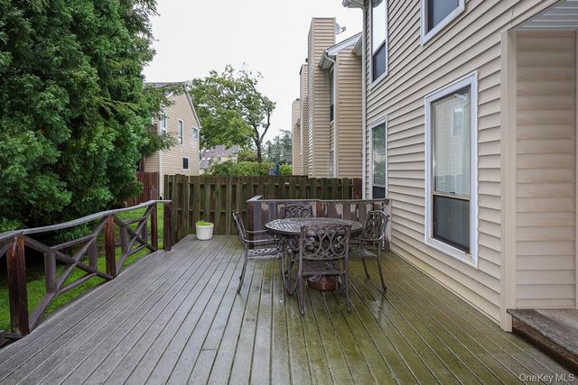 53 Villas Circle, Melville, NY 11747