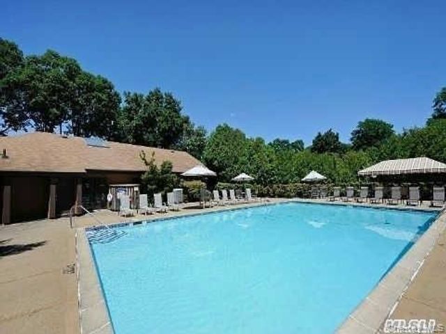 53 Villas Circle, Melville, NY 11747