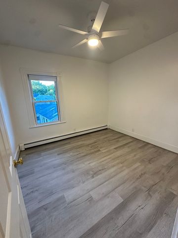 92 Robbins St 2, Avon, MA 02322