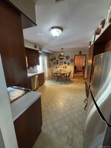 20 Hillview Drive, Poughkeepsie, NY 12603