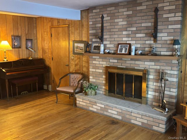 20 Hillview Drive, Poughkeepsie, NY 12603