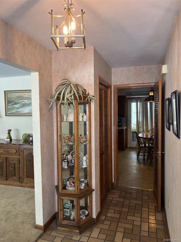 20 Hillview Drive, Poughkeepsie, NY 12603