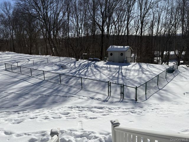 20 Hillview Drive, Poughkeepsie, NY 12603