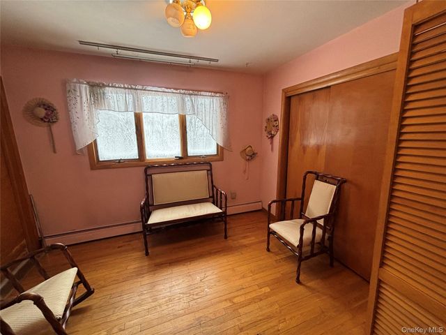 20 Hillview Drive, Poughkeepsie, NY 12603