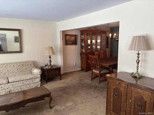 20 Hillview Drive, Poughkeepsie, NY 12603