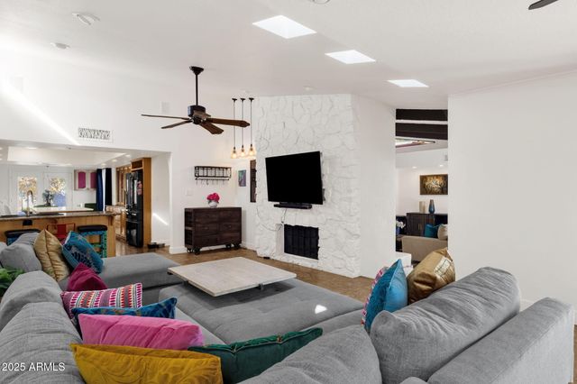 89 N RIATA Street, Gilbert, AZ 85234