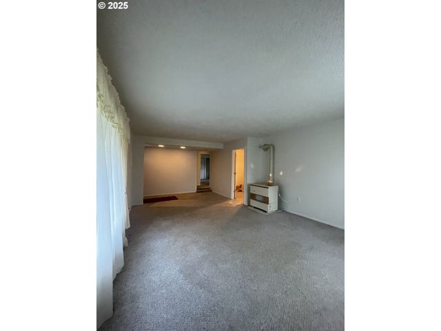 639 N OLD PACIFIC Hwy, Myrtle Creek, OR 97457