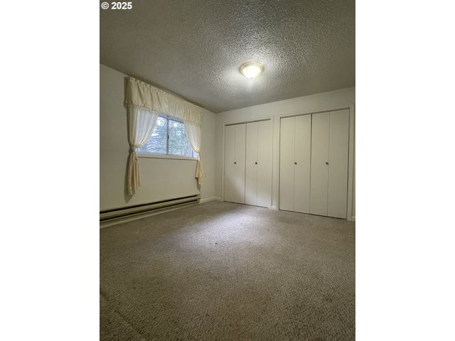 639 N OLD PACIFIC Hwy, Myrtle Creek, OR 97457