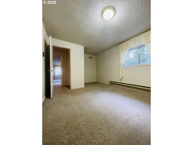 639 N OLD PACIFIC Hwy, Myrtle Creek, OR 97457