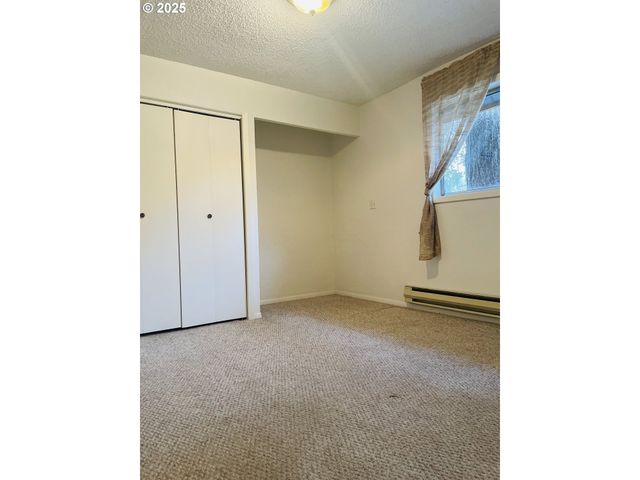 639 N OLD PACIFIC Hwy, Myrtle Creek, OR 97457