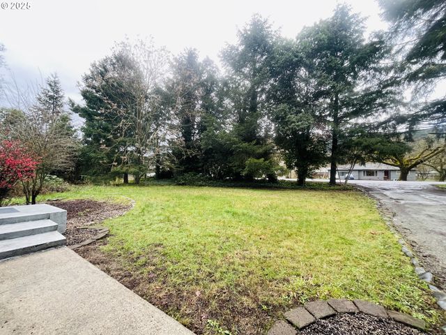 639 N OLD PACIFIC Hwy, Myrtle Creek, OR 97457