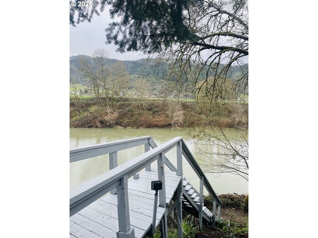 639 N OLD PACIFIC Hwy, Myrtle Creek, OR 97457