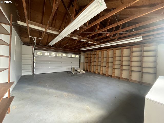 639 N OLD PACIFIC Hwy, Myrtle Creek, OR 97457