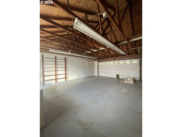 639 N OLD PACIFIC Hwy, Myrtle Creek, OR 97457