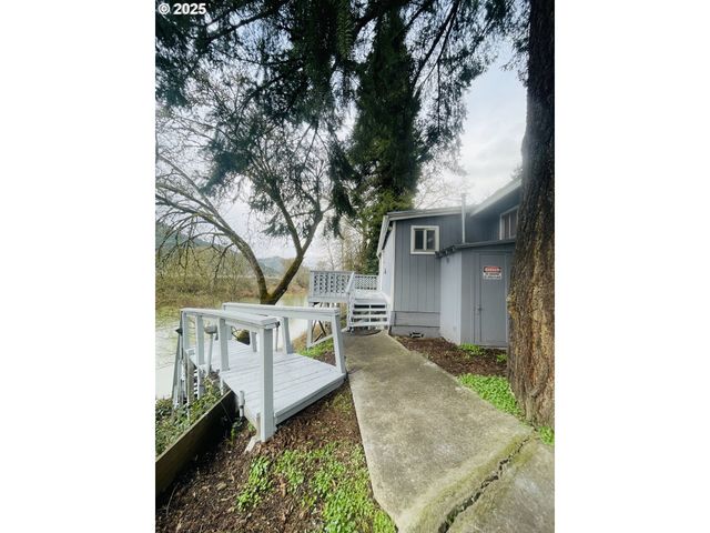 639 N OLD PACIFIC Hwy, Myrtle Creek, OR 97457