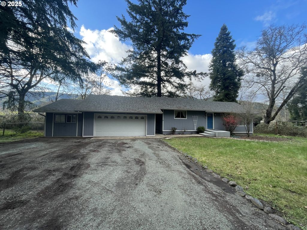 639 N OLD PACIFIC Hwy, Myrtle Creek, OR 97457