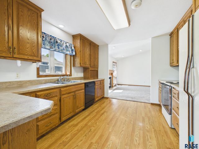 2520 S Eisenhower Ave Avenue, Sioux Falls, SD 57106
