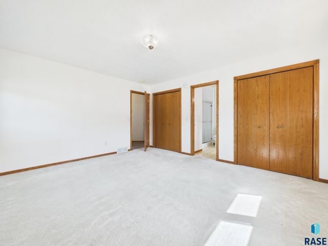 2520 S Eisenhower Ave Avenue, Sioux Falls, SD 57106