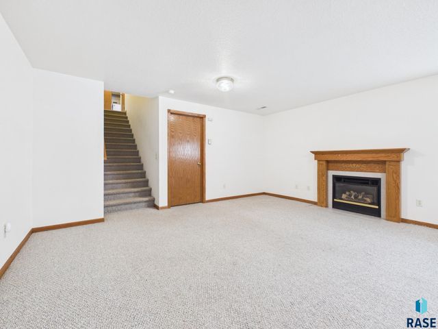 2520 S Eisenhower Ave Avenue, Sioux Falls, SD 57106