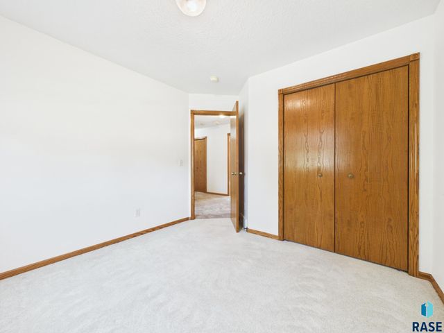 2520 S Eisenhower Ave Avenue, Sioux Falls, SD 57106