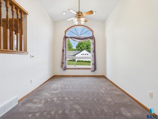 2520 S Eisenhower Ave Avenue, Sioux Falls, SD 57106