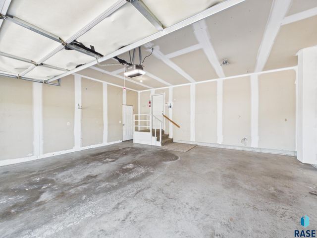 2520 S Eisenhower Ave Avenue, Sioux Falls, SD 57106