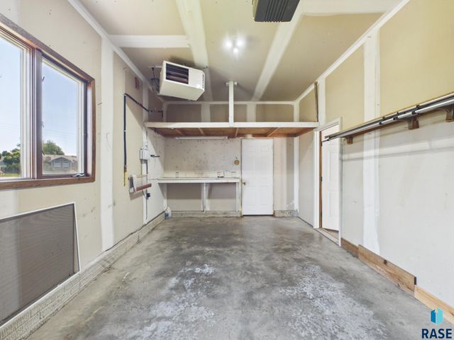2520 S Eisenhower Ave Avenue, Sioux Falls, SD 57106