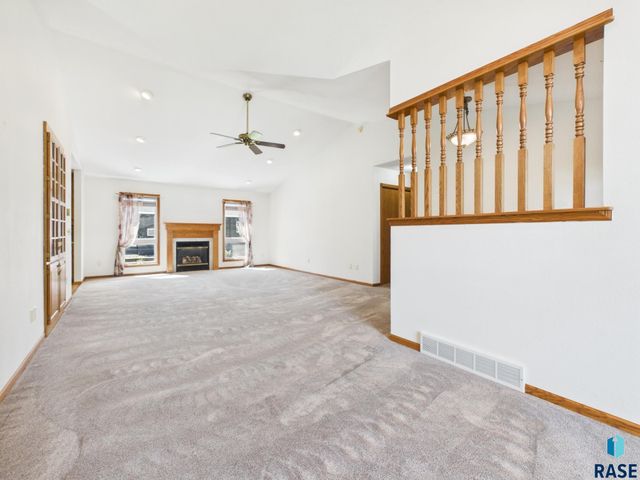 2520 S Eisenhower Ave Avenue, Sioux Falls, SD 57106