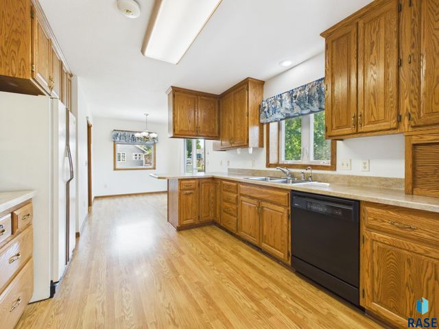 2520 S Eisenhower Ave Avenue, Sioux Falls, SD 57106