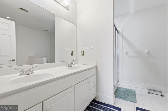 7 WELLINGTON RD, Newtown, PA 18940