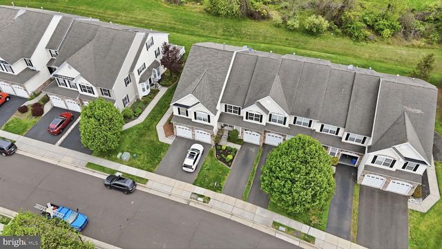 7 WELLINGTON RD, Newtown, PA 18940